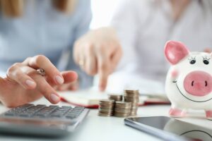Un seul crédit au lieu de plusieurs : simplifiez votre vie financière